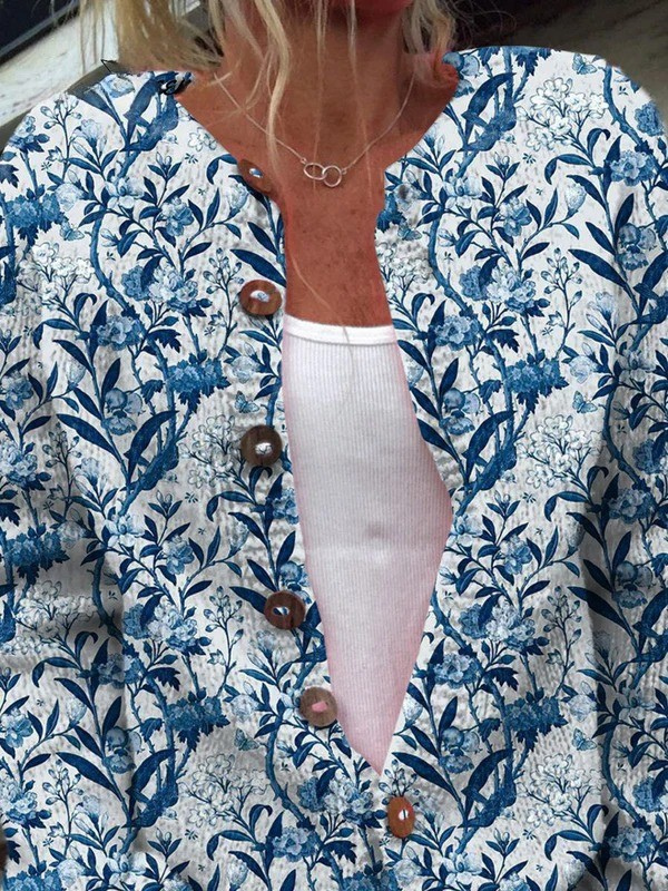 Modro-biely kardigán s kvetmi a vtákmi